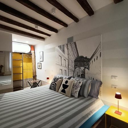 Casanova Venezia - Rialto Artistic Apartment ภายนอก รูปภาพ